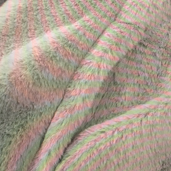 New retro style faux fur jacket - Picture 3 of 4